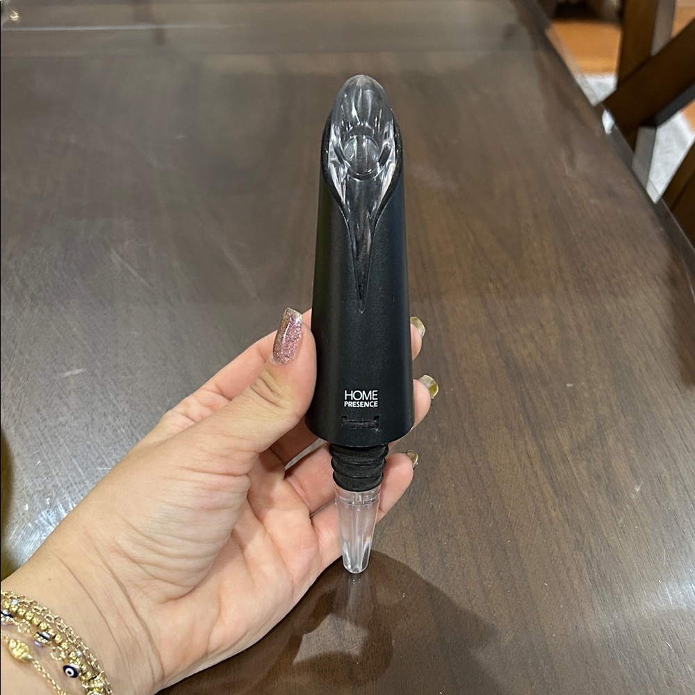 Home Presence Black Wine Aerator Trudeau
WINE AERATOR 8/CDU